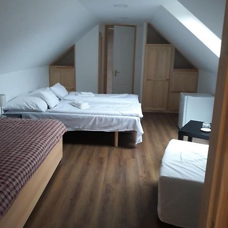 Zempleni Pitvaros Piheno Telkibánya Buitenkant foto