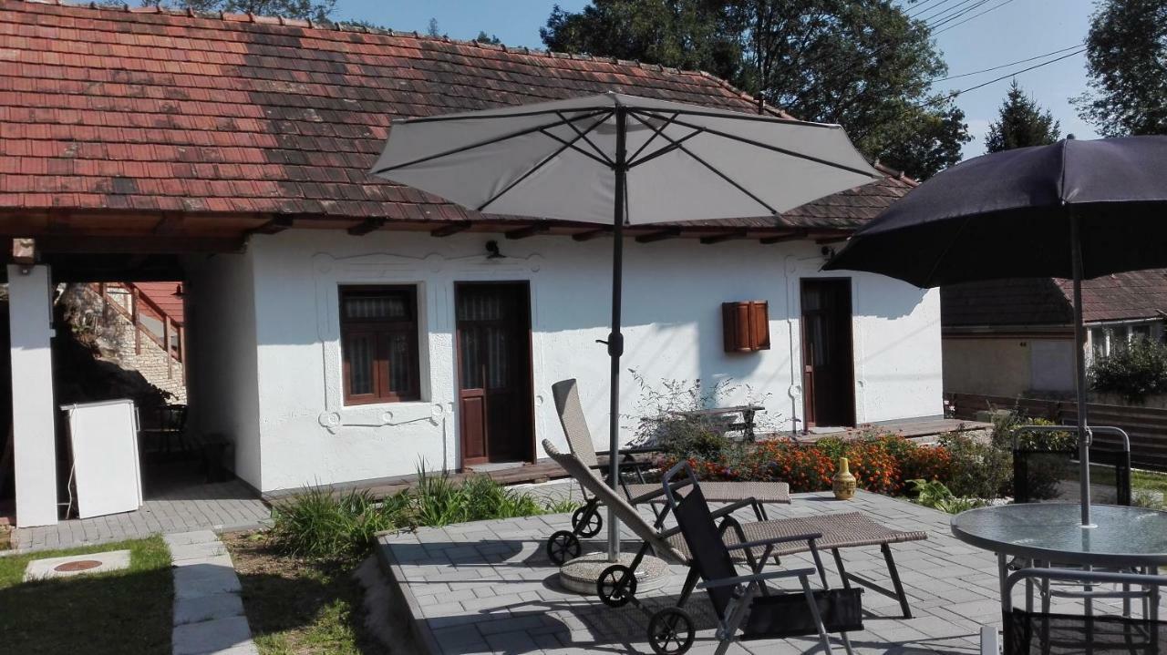 Zempleni Pitvaros Piheno Telkibánya Buitenkant foto