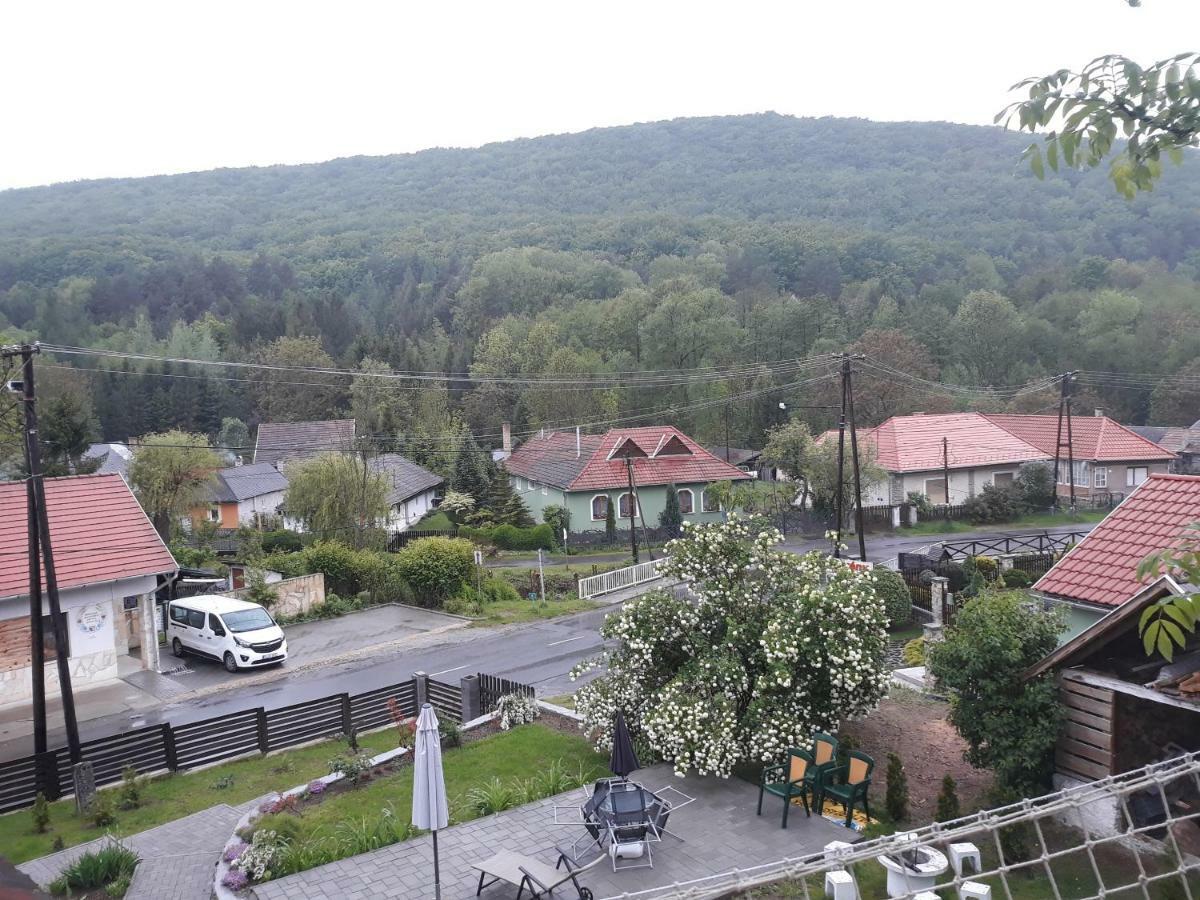 Zempleni Pitvaros Piheno Telkibánya Buitenkant foto