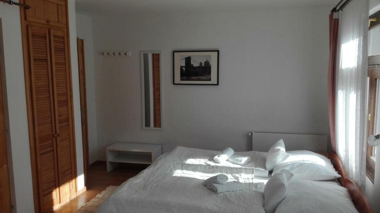 Zempleni Pitvaros Piheno Telkibánya Buitenkant foto