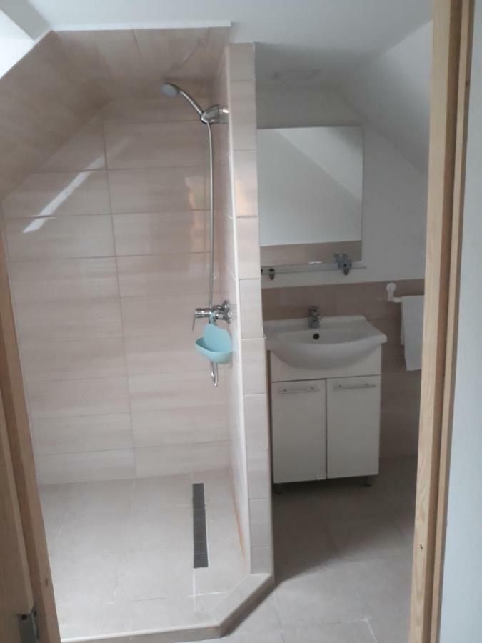 Zempleni Pitvaros Piheno Telkibánya Buitenkant foto
