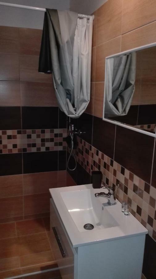 Zempleni Pitvaros Piheno Telkibánya Buitenkant foto