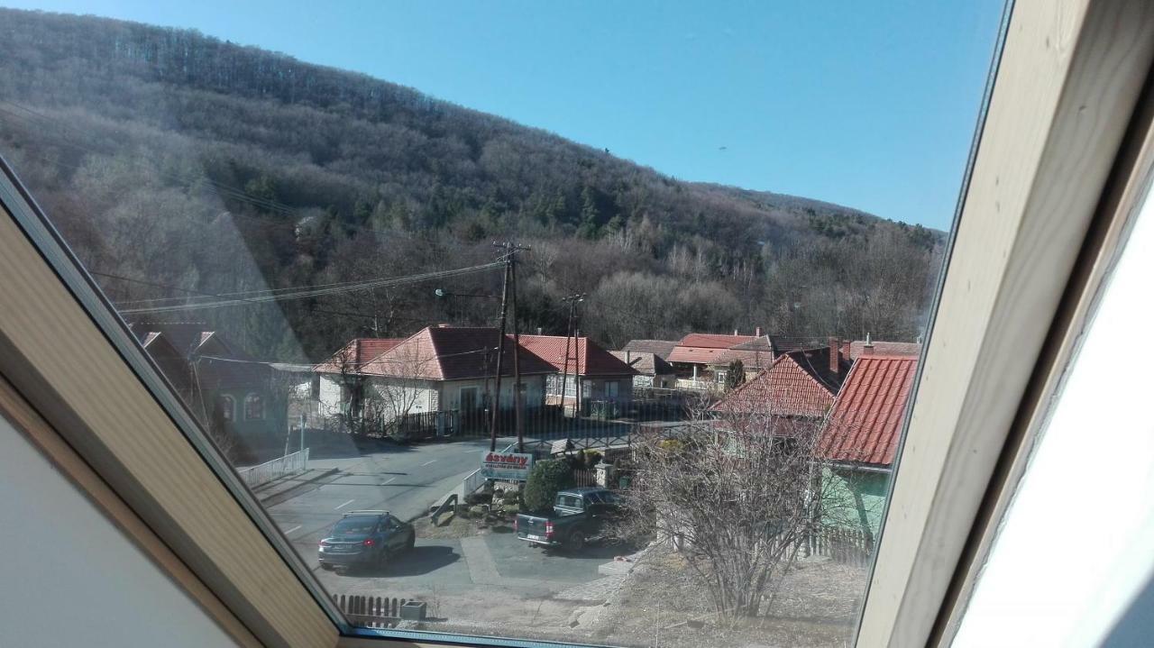 Zempleni Pitvaros Piheno Telkibánya Buitenkant foto