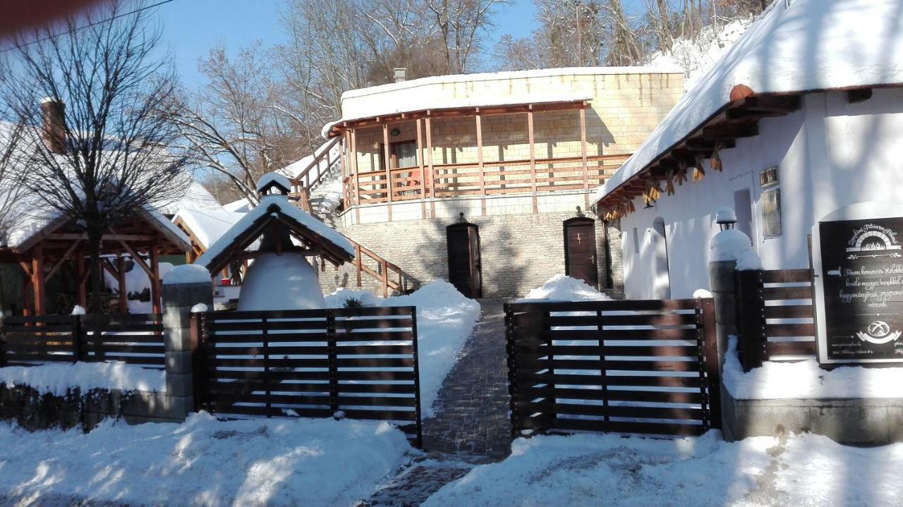Zempleni Pitvaros Piheno Telkibánya Buitenkant foto